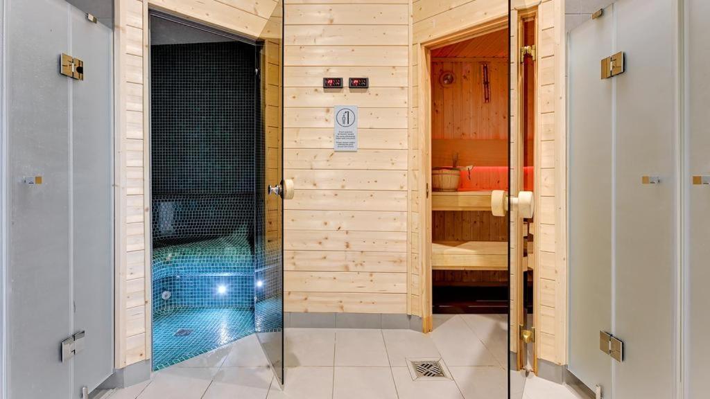 Waterlane Island Hostel&Apartments Gdansk Ngoại thất bức ảnh